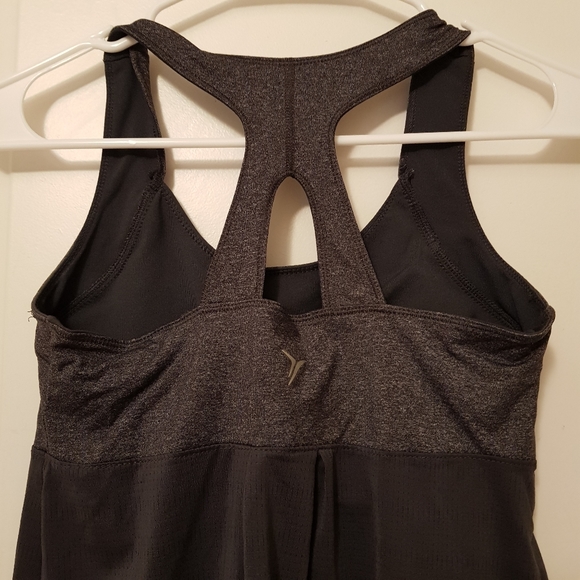 Old Navy Active Workout Tank Top - Picture 4 of 8